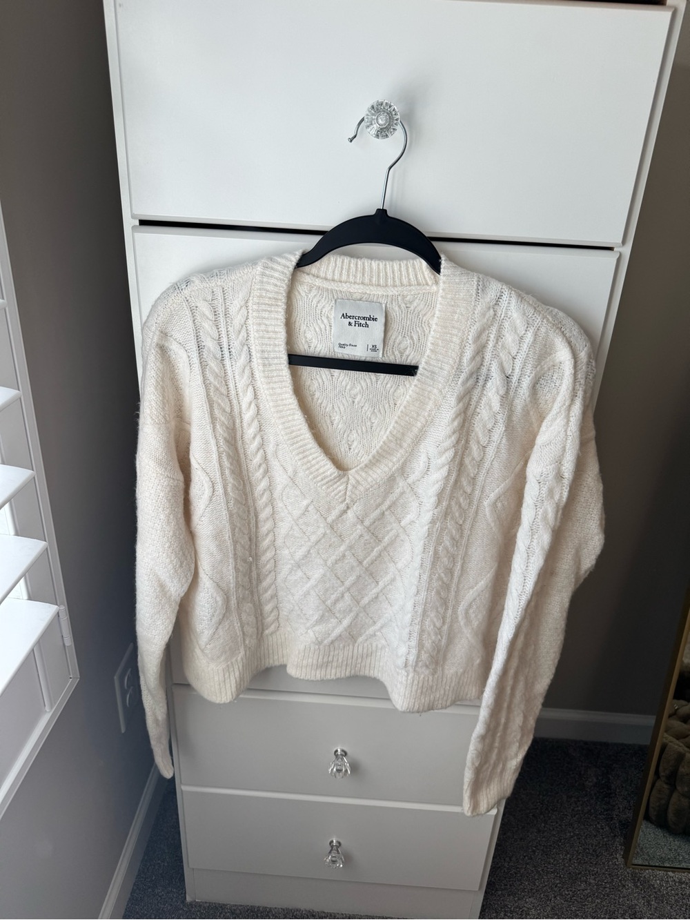 Abercrombie & Fitch Cream Cable V-Neck Sweater